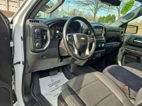 Used 2021 Chevrolet Silverado 1500 LT image 26