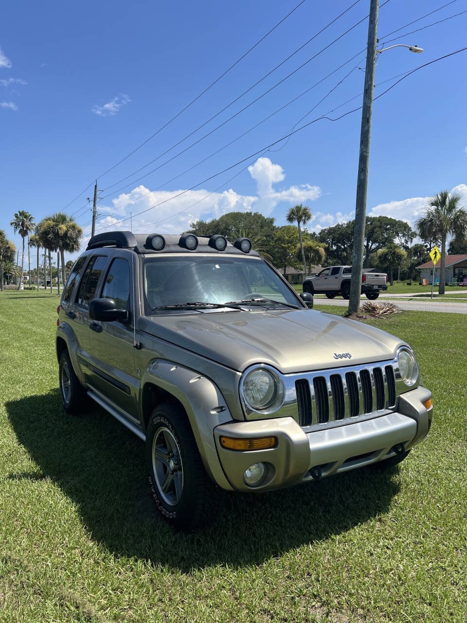 Used 2004 Jeep Liberty Renegade w/ Trailer Tow Group AWD/4WD image 6