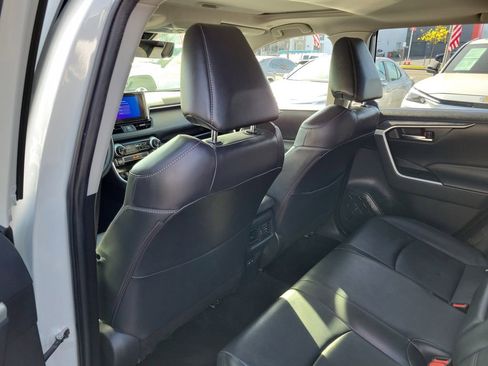 Used 2023 Toyota RAV4 XLE Premium image 14