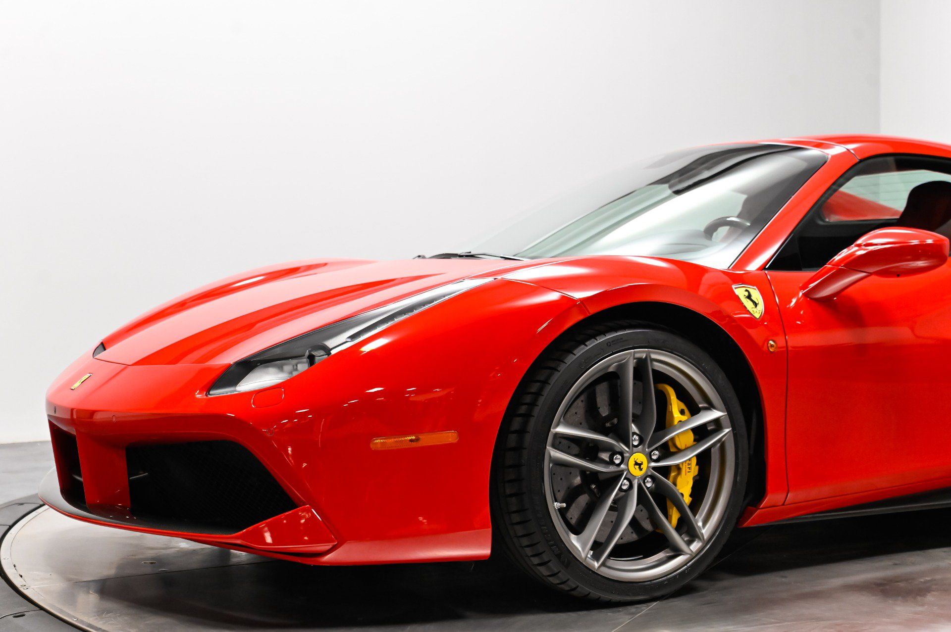 Used 2018 Ferrari 488 Spider RWD image 6