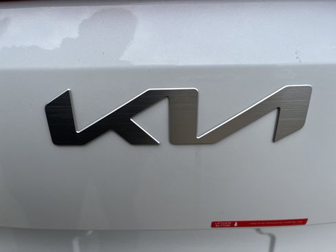 New 2026 Kia Carnival EX image 31