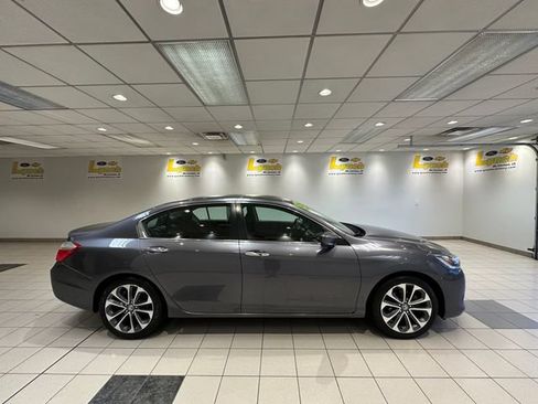 Used 2015 Honda Accord Sport image 3