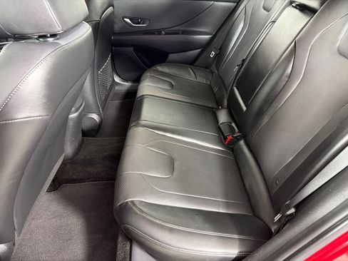 Used 2023 Hyundai Elantra Limited FWD image 17