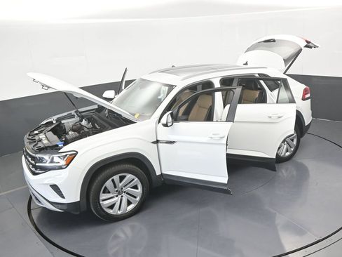 Used 2021 Volkswagen Atlas Cross Sport SE w/ Panoramic Sunroof Package image 69