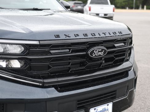 New 2026 Ford Expedition Platinum w/ Stealth Performance Package AWD/4WD image 5