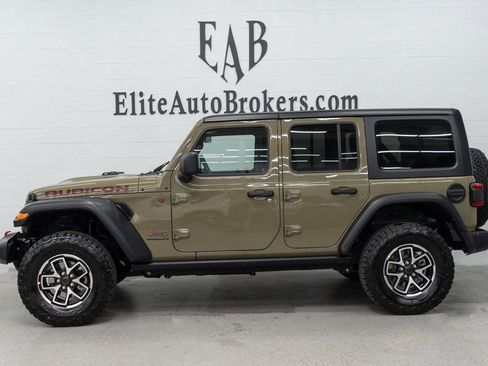 Used 2026 Jeep Wrangler Unlimited Rubicon AWD/4WD image 2