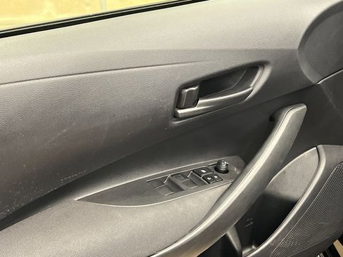 Used 2023 Toyota Corolla LE image 12