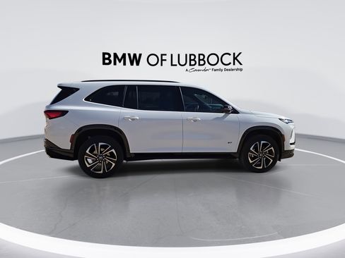 Used 2025 Buick Enclave Sport Touring image 9