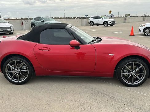 Used 2016 MAZDA MX-5 Miata Grand Touring image 18