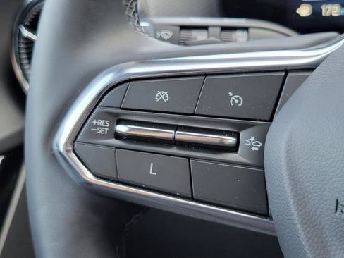 Used 2025 Chevrolet Equinox LT w/ Convenience Package II FWD image 19