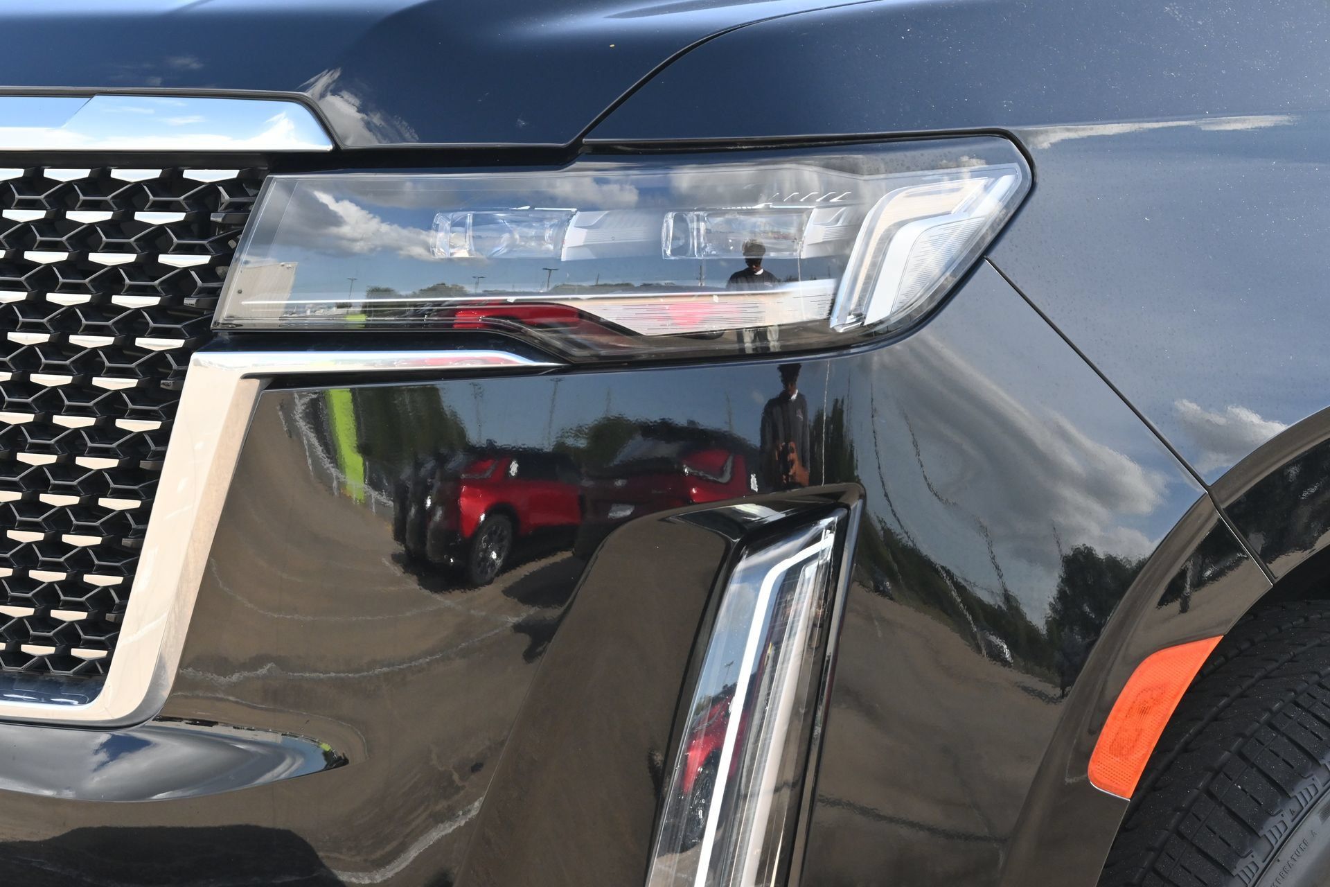 Used 2024 Cadillac Escalade Luxury RWD image 28