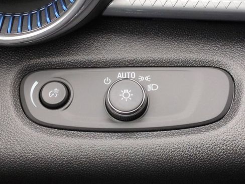 New 2026 Chevrolet Trax LT image 18