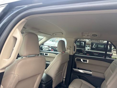 Used 2024 Ford Explorer XLT w/ Equipment Group 202A image 18
