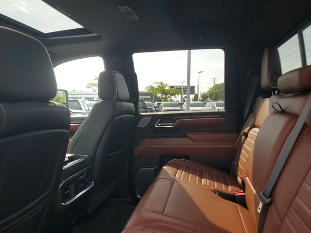 Used 2024 GMC Sierra 2500 Denali Ultimate w/ Max Trailering Package AWD/4WD image 8