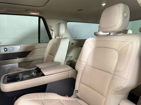 Used 2020 Lincoln Navigator L Reserve w/ Luxury Package image 23