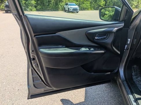 Used 2017 Nissan Murano SV w/ Premium Plus Package AWD/4WD image 18