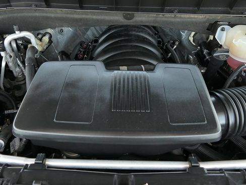Used 2024 Chevrolet Suburban Premier RWD image 29