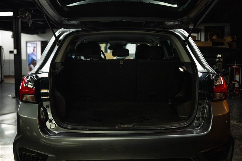 Used 2025 Mitsubishi Outlander Sport LE AWD/4WD image 7