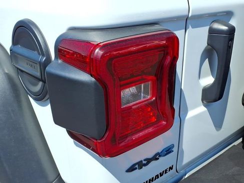 Certified 2024 Jeep Wrangler Unlimited AWD/4WD image 13