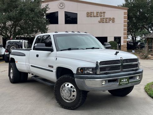 Used 2001 Dodge Ram 3500 Truck SLT image 1