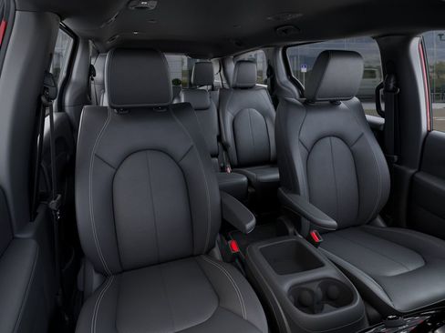 New 2027 Chrysler Pacifica Select FWD image 16