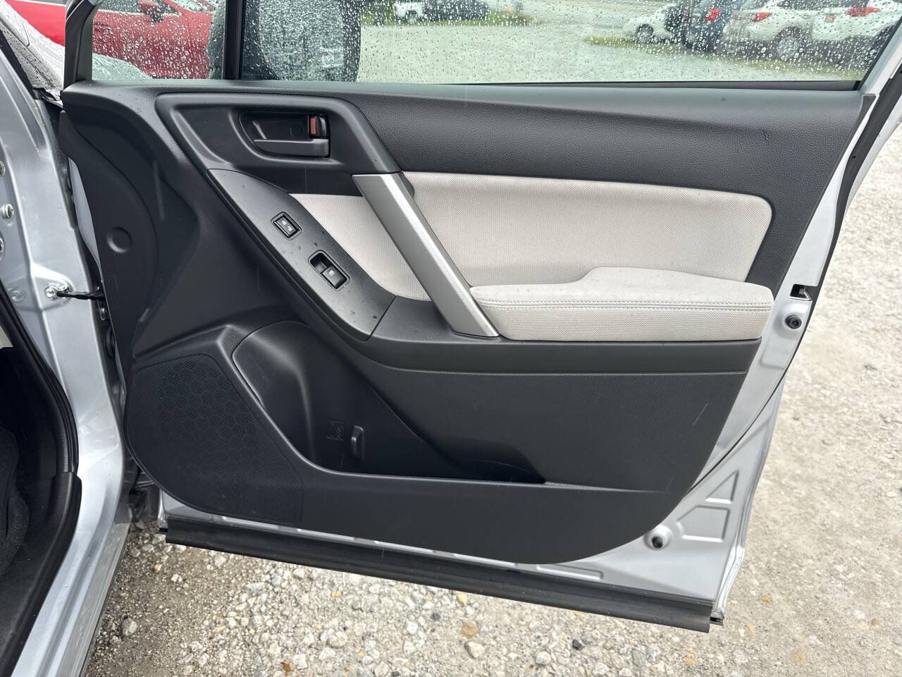 Used 2015 Subaru Forester 2.5i AWD/4WD image 13