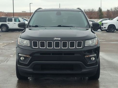 Used 2018 Jeep Compass Latitude FWD image 8