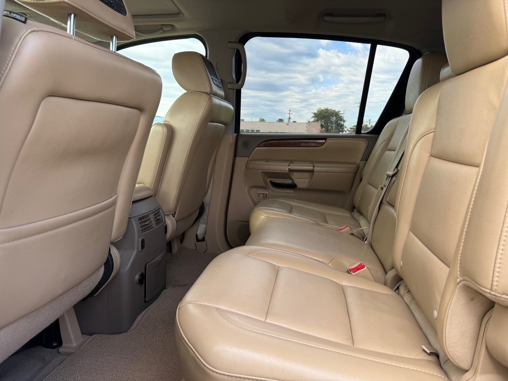 Used 2014 Nissan Armada Platinum AWD/4WD image 11