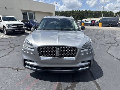 Used 2023 Lincoln Aviator 2WD w/ Premium Package image 4