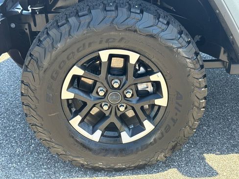 Used 2025 Jeep Wrangler Unlimited Rubicon 4xe w/ Safety Group AWD/4WD image 11
