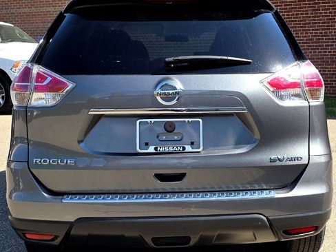 Used 2016 Nissan Rogue SV w/ SV Premium Package AWD/4WD image 6