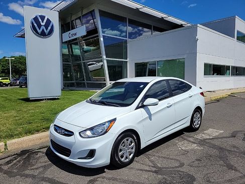Used 2014 Hyundai Accent GLS FWD image 1