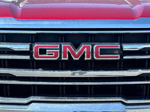 Used 2024 GMC Yukon SLT AWD/4WD image 46