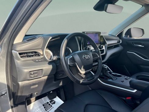 Certified 2026 Toyota Highlander XLE AWD/4WD image 17