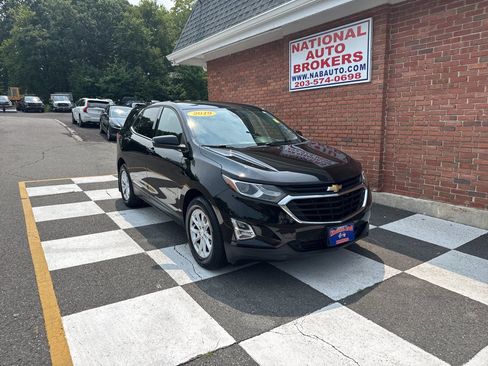 Used 2019 Chevrolet Equinox LT w/ Driver Convenience Package FWD image 1