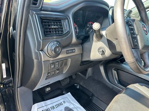 Used 2024 Nissan Titan PRO-4X w/ Pro-4x Convenience Package AWD/4WD image 22