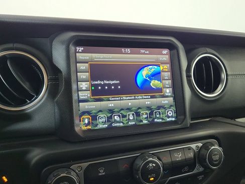 Used 2021 Jeep Wrangler Unlimited Sahara AWD/4WD image 19