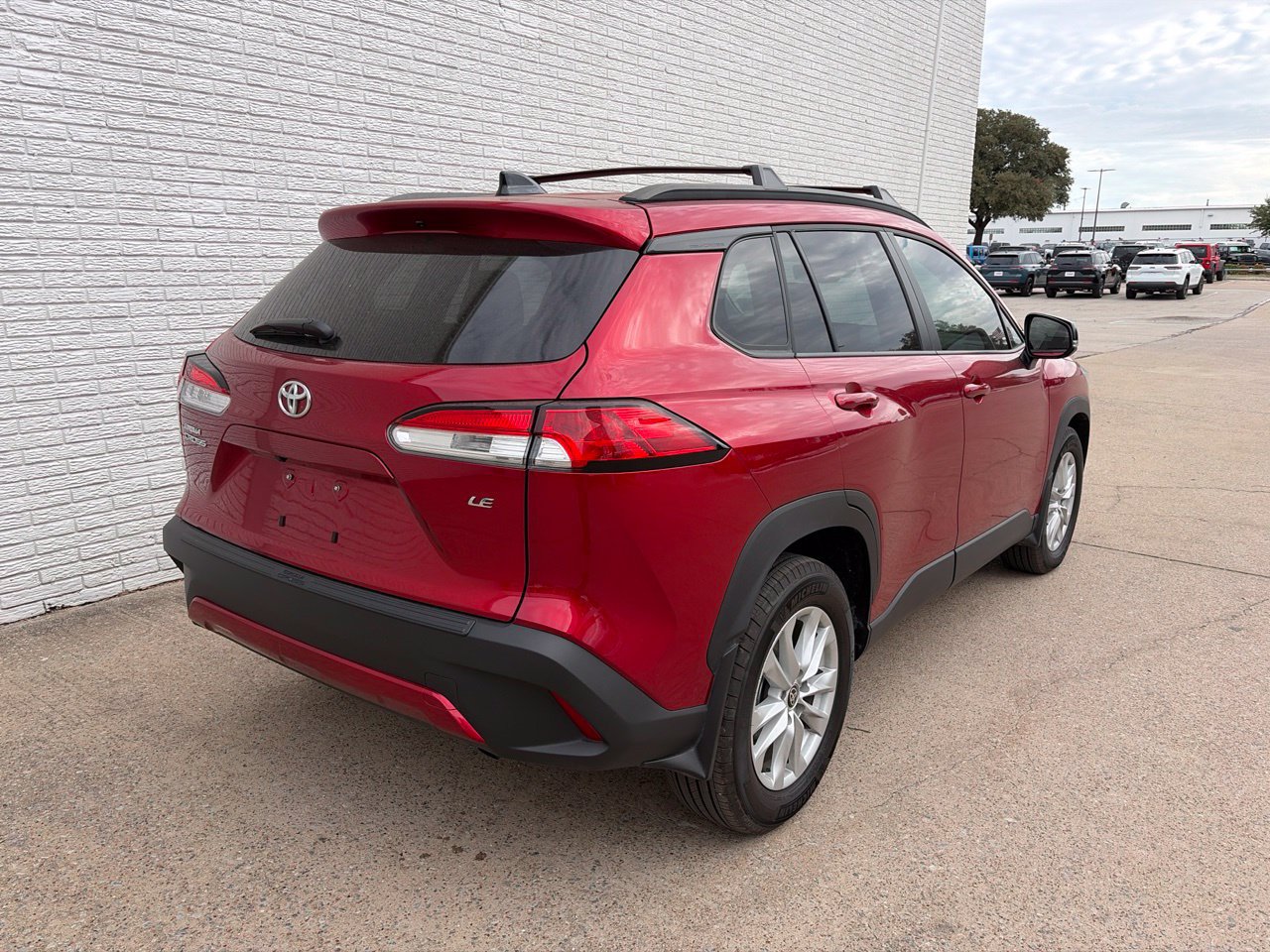 Used 2025 Toyota Corolla Cross LE FWD image 3