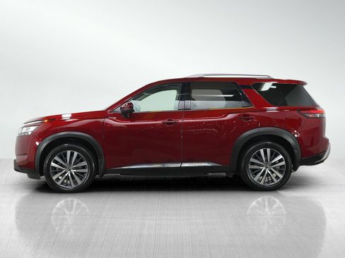 Used 2022 Nissan Pathfinder Platinum w/ Cargo Package AWD/4WD image 2