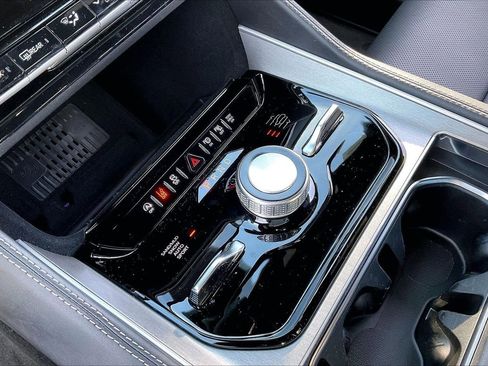 New 2026 Jeep Grand Wagoneer Limited AWD/4WD image 33