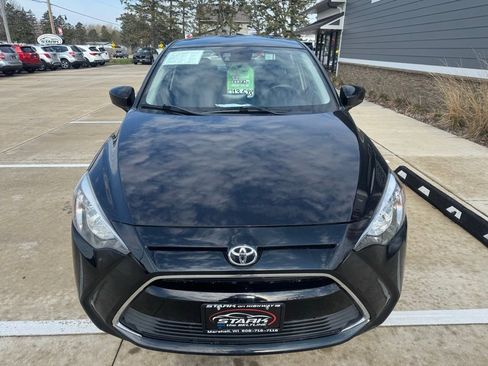 Used 2017 Toyota Yaris iA FWD image 3