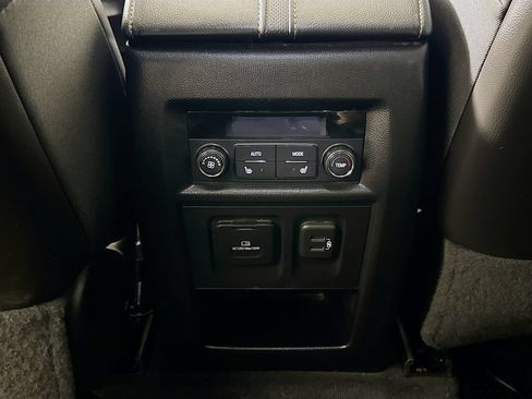 Used 2021 Chevrolet Traverse Premier w/ Redline Edition FWD image 24