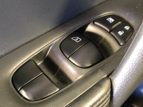 Used 2016 Nissan Rogue SL FWD image 27