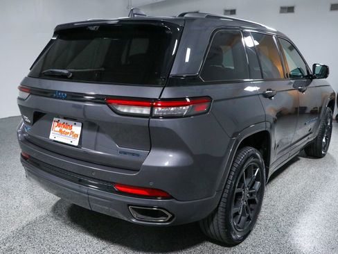 Used 2023 Jeep Grand Cherokee 30th Anniversary AWD/4WD image 7