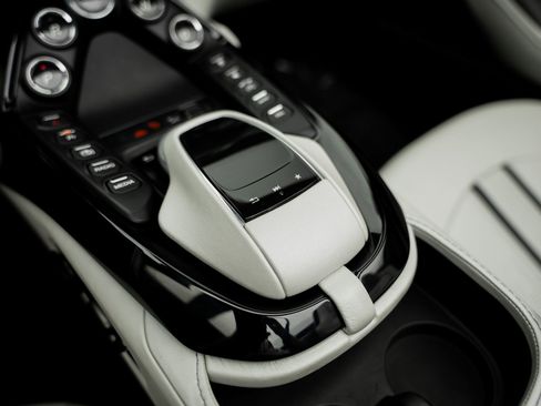 Used 2023 Aston Martin V8 Vantage Roadster RWD image 47