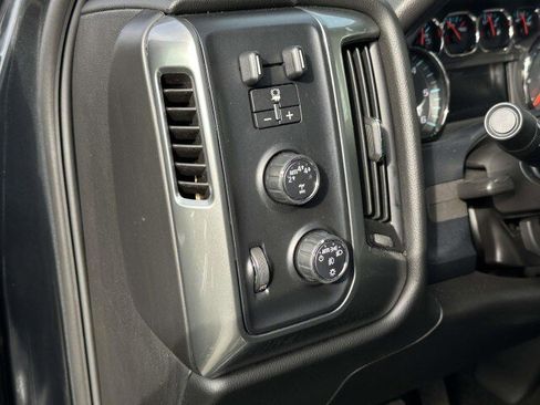 Used 2018 Chevrolet Silverado 1500 LT w/ All Star Edition image 18