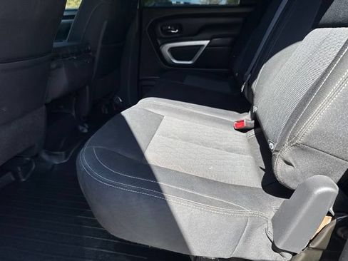 Used 2018 Nissan Titan SV AWD/4WD image 23