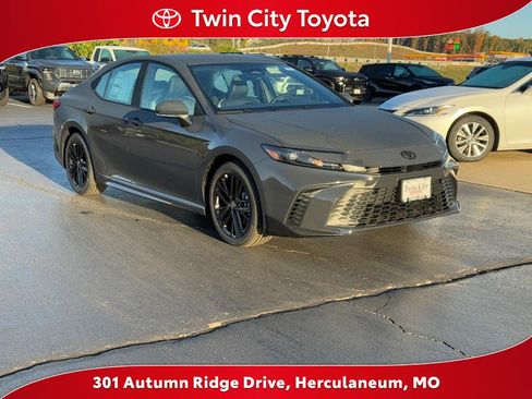 New 2026 Toyota Camry SE (Natl) image 1