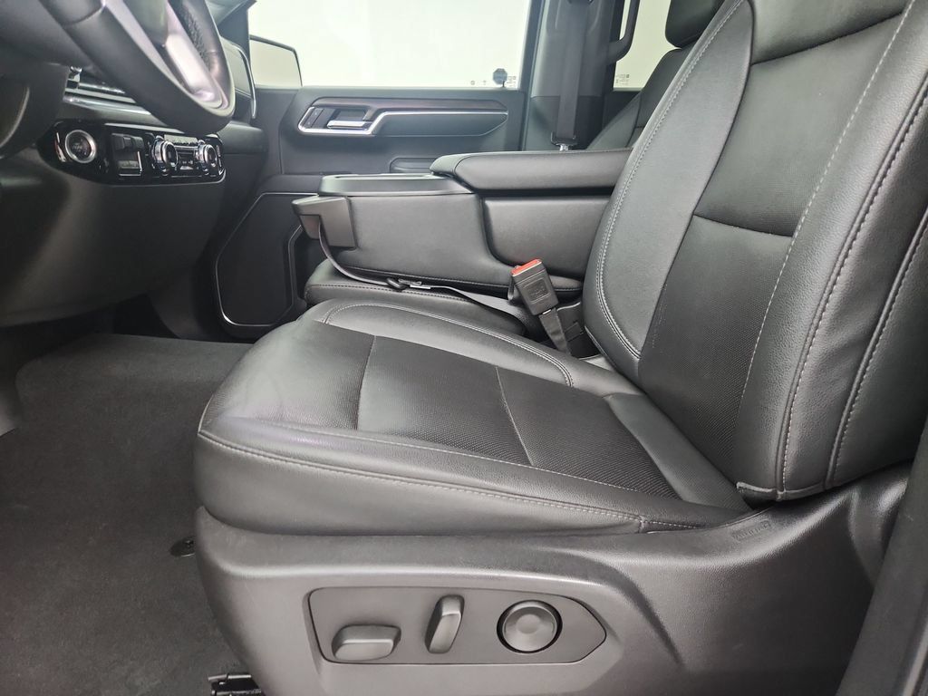 Used 2025 GMC Sierra 1500 SLT AWD/4WD image 22