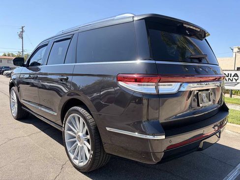 Used 2024 Lincoln Navigator Reserve AWD/4WD image 4